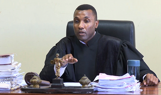 Intervenção evasiva do juiz