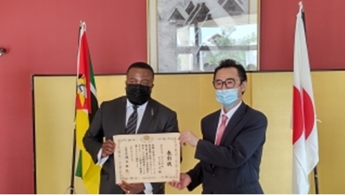 Saxofonista Moçambicano Moreira Chonguiça Ganha Homenagem do Governo Japonês