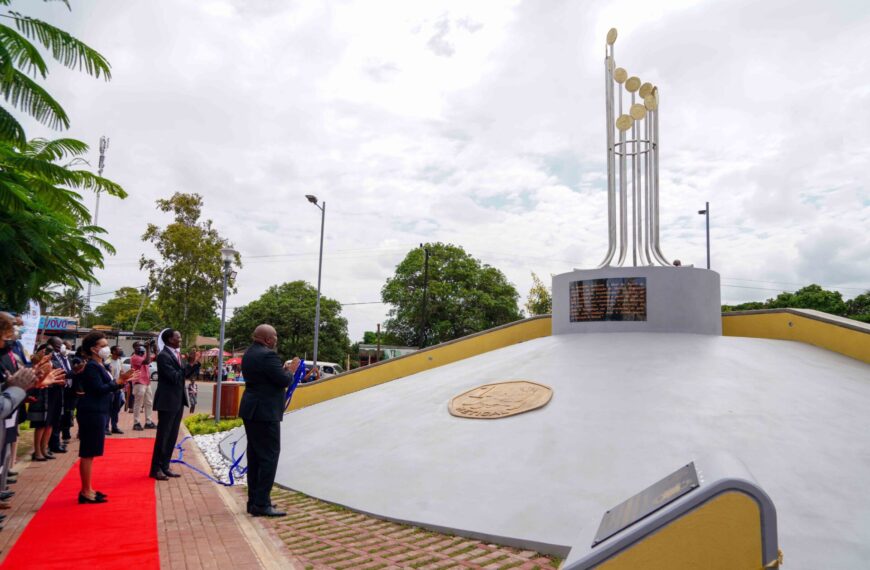 Cidade de Xai-Xai Já Tem Praça Do Metical