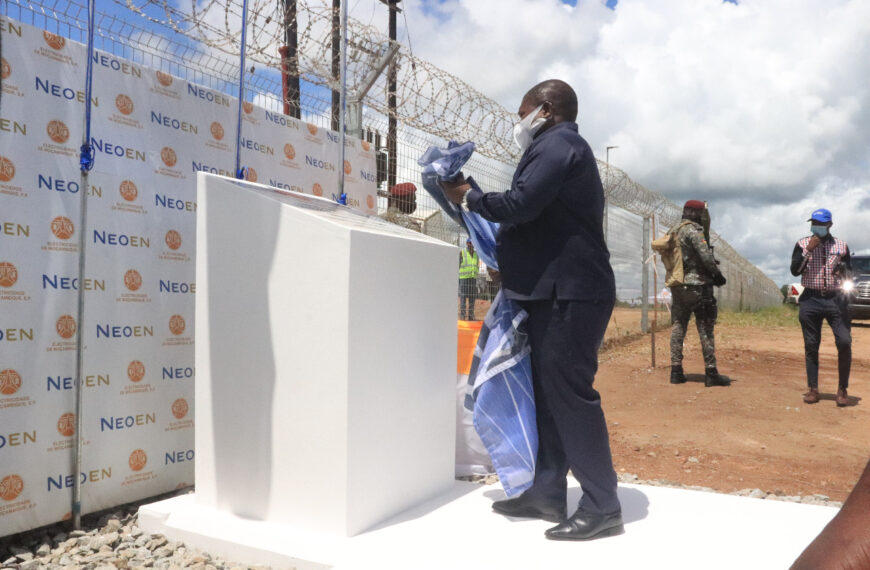 Filipe Nyusi Inaugura Segunda Central Solar em Moçambique