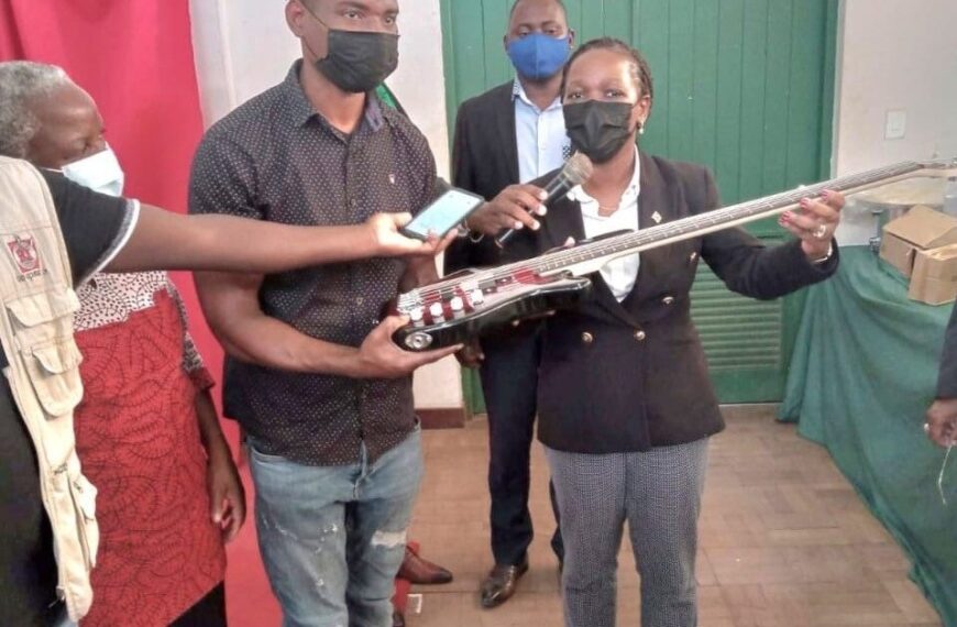 Eldevina Materula em ‘Trabalho de Passeio’ Pela Província de Gaza