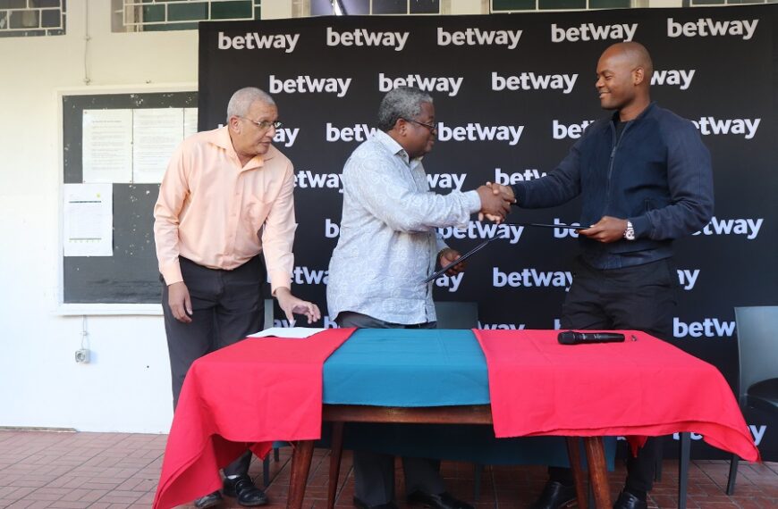 Reabilitação de Balneários Renova Clube de Ténis de Maputo