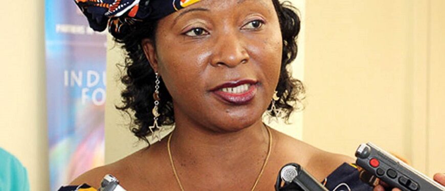 Antiga Ministra do Trabalho Condenada a 16 Anos de Cadeia Por Peculato em Moçambique