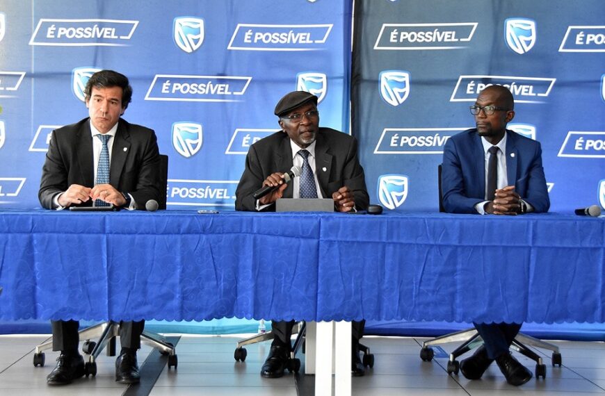 Suspenso do Mercado Cambial Standard Bank Anuncia Encerramento das Suas Agências