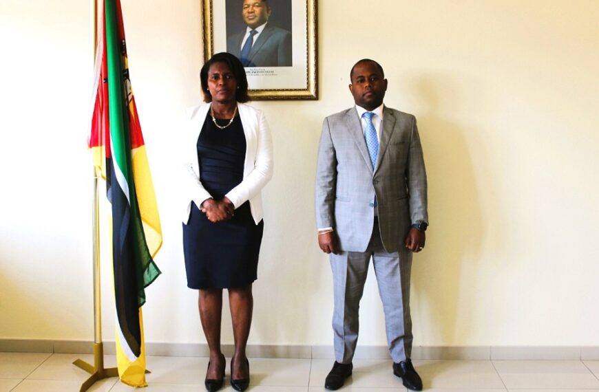 Oswaldo Petersburgo Empossa Cénia Maela Para Delegada do IFPELAC em Inhambane