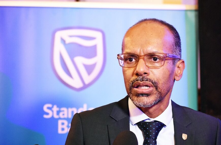 Economista Sénior do Standard Bank Denuncia Queda das Reservas Internacionais do BM