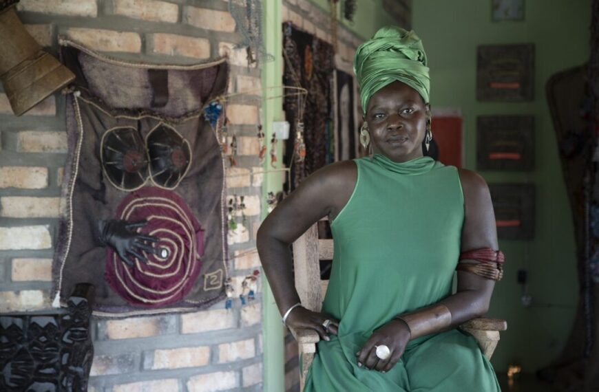 Camões Abre Exposição de Angariação de Fundos Para a Artista Moçambicana Lizette Chirrime