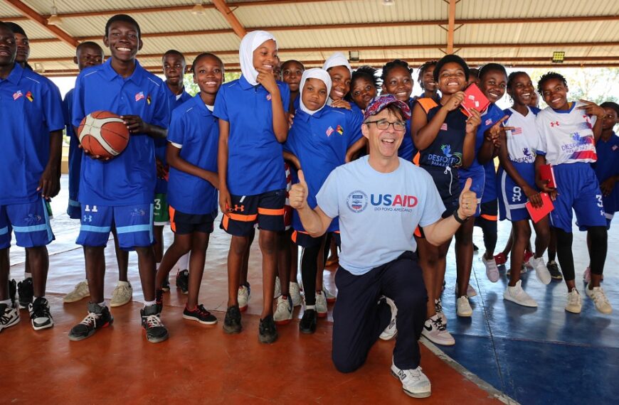 Governo dos E.U.A. Ajuda a Unir Jovens de Pemba Através do Programa ‘Desporto Para Paz’