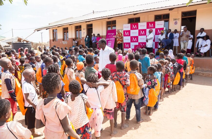 Mil Alunos da Escola Primária de Marrocane em Cabo Delgado Beneficiam de Material Escolar
