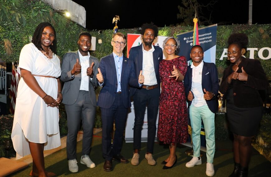 Embaixada dos E.U.A. Reconhece Realizações dos Antigos Bolseiros do Intercâmbio em Nampula