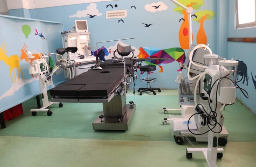 Hospital Central de Maputo Recebe Diverso Equipamento e Mobiliário Para Blocos Operatórios