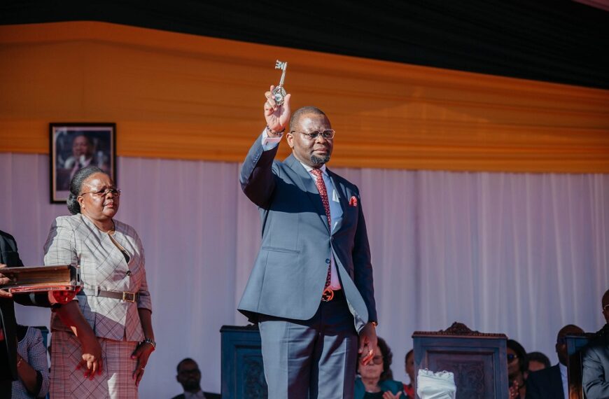 Rasaque Manhique Inicia Mandato no Município de Maputo Sob Espectro de Desdém da Oposição