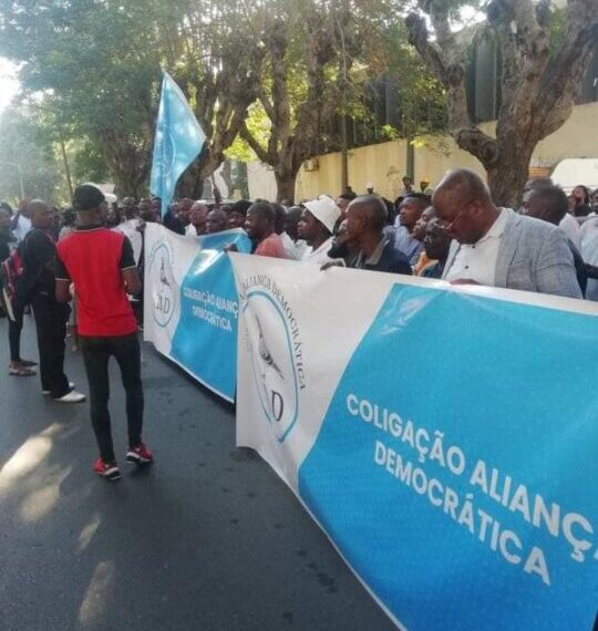 Venâncio Mondlane Submete Candidatura no CC Com Suporte da Coligação Aliança Democrática