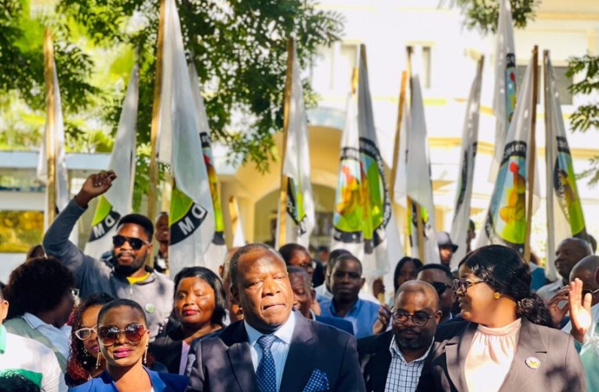 Lutero Simango Formaliza Candidatura Para as Presidenciais Pelo MDM