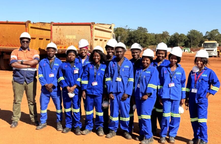 Operadores de Máquinas Pesadas Recentemente Formados Iniciam Funções na Gemfields