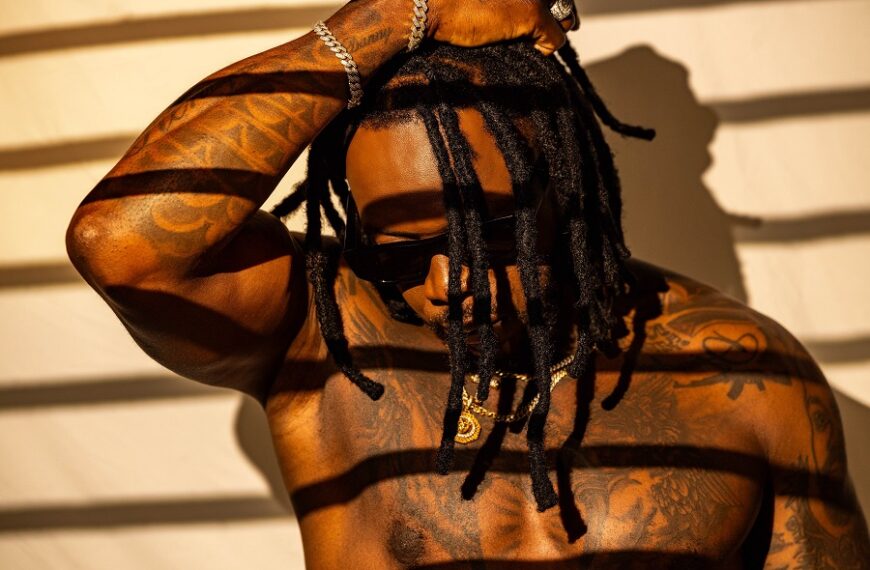 Duas Caras Aventura-se Para o Afrobeat no Seu Novo Trabalho “Fala como Homem”