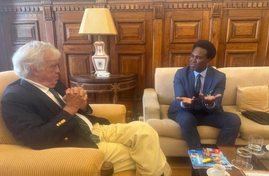 Economista Nuno Castelo-Branco Critica Venâncio Mondlane Por Encontro com Dirigente do CHEGA