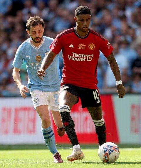 Jogo Community Shield Coloca a Cidade de Manchester Divida em Duas Partes