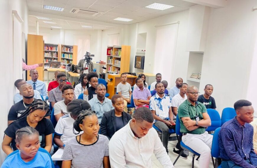 Palestra Aborda Desafios e Oportunidades de Emprego na Mediateca do BCI na Beira