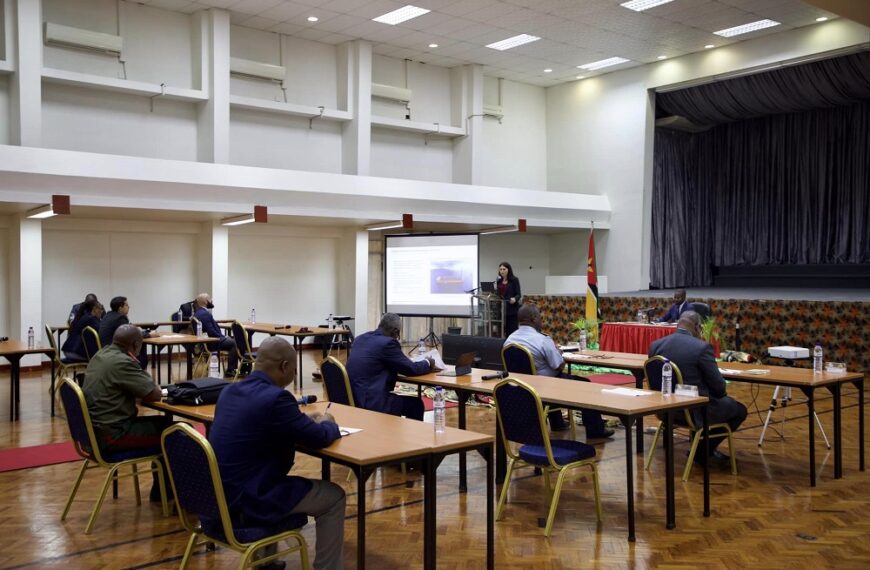 Secretismo na Reunião de Cristóvão Chume Com a Directora Geral da ENI em Maputo