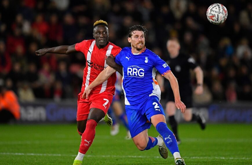 Taça da Inglaterra 2024/25: Ruud van Nistelrooy Regressa à OldTrafford no Comando dos Foxes