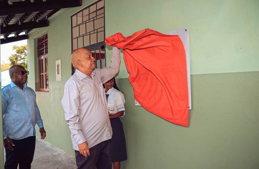 Escola Secundária de Estoril Beneficia de Novas Salas e Reconstrução Pós Ciclone