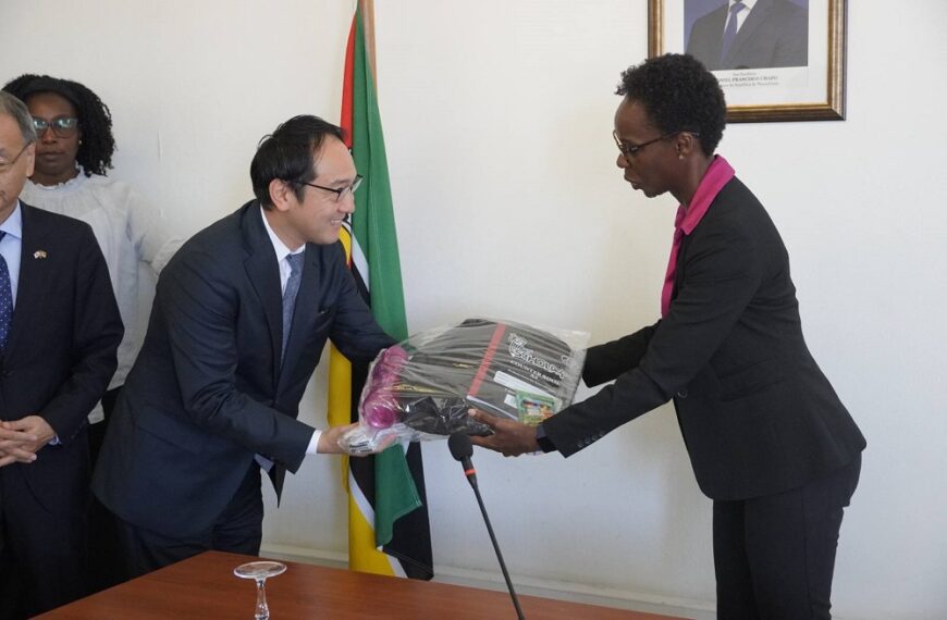 Quatro Mil Kits Escolares do Japão Para Crianças Vítimas do Terrorismo em Cabo Delgado