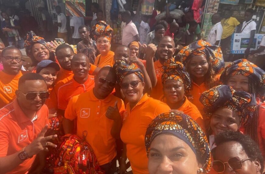 Com Pochetes e Abraços: BCI Homenageia a Força da Mulher Moçambicana