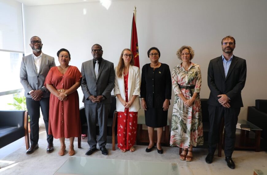 Ministra Carla Loveira Discute Cooperação Financeira Com os Belgas e Italianos em Maputo