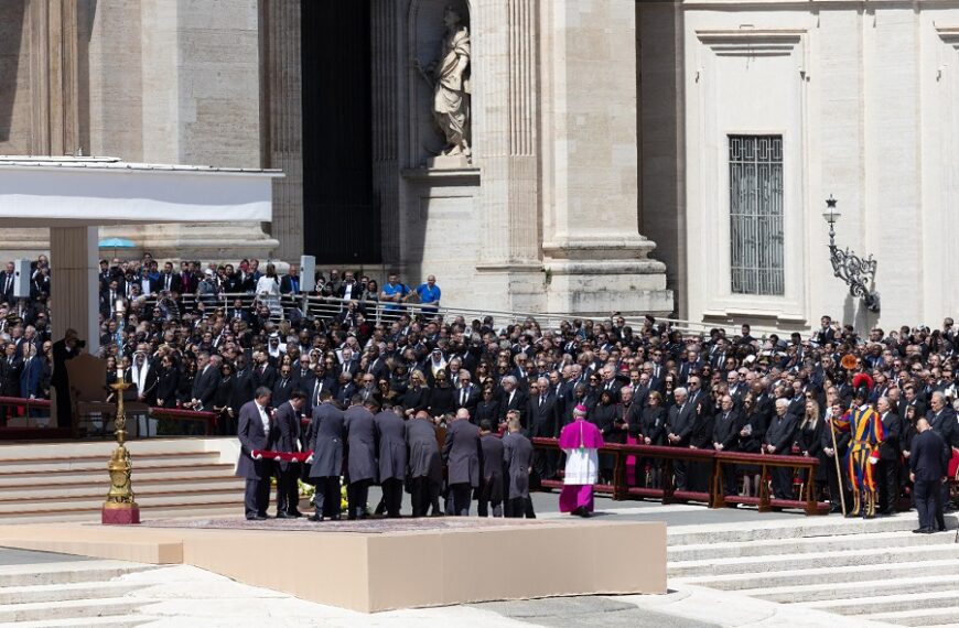 Decorrem em Roma Preparativos para o Conclave que vai Eleger o Sucessor de Papa Francisco