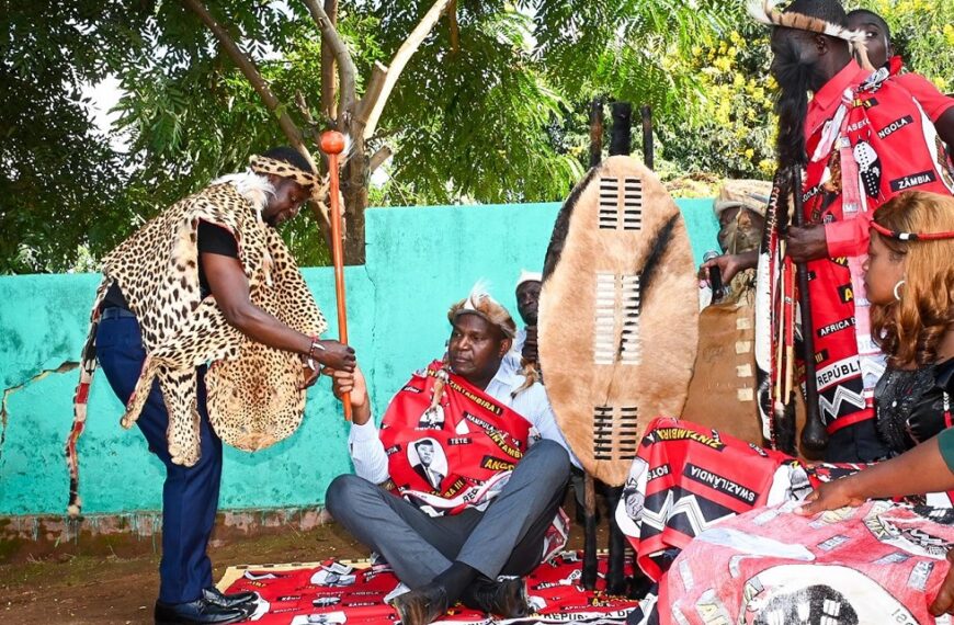 Chapo Visita Reino de Zintambira e Destaca Liderança Tradicional como Pilar do Desenvolvimento