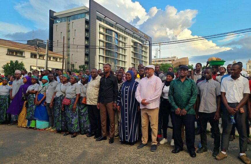 Margarida Talapa Entrega 400 Toneladas de Alimentos às Vítimas do Ciclone Jude em Nampula