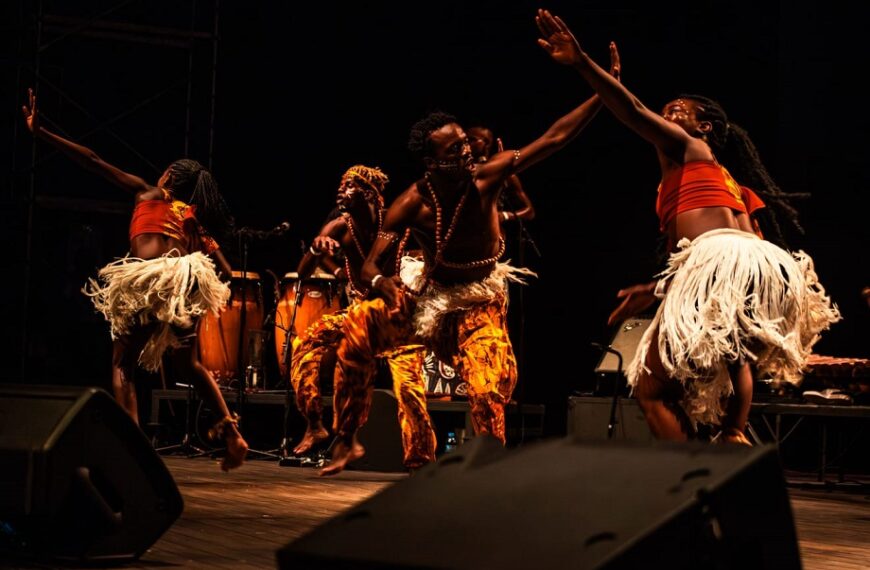 Associação Cultural Raízes Dança “Sonoridades” em Meio a Dor e Compaixão