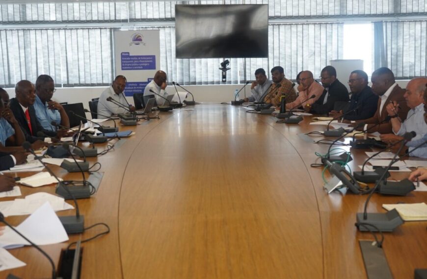 Autoridade Tributária Propõe Revisão do Regulamento de Selagem de Bebidas Alcoólicas