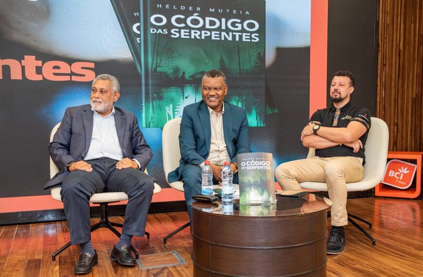 Hélder Muteia Apresente a Sua Mais recente Obra Intitulada ‘O Código das Serpentes’