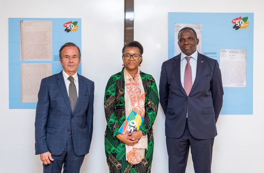 Millennium bim Une-se à Exposição “Moçambique 50 Anos de Independência” na Galeria do Camões