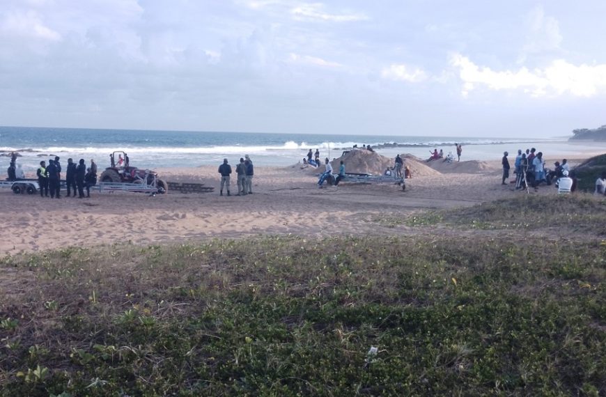 Marinha de Guerra Procura Esclarecimentos Sobre Navio não Identificado na Costa de Xai-Xai