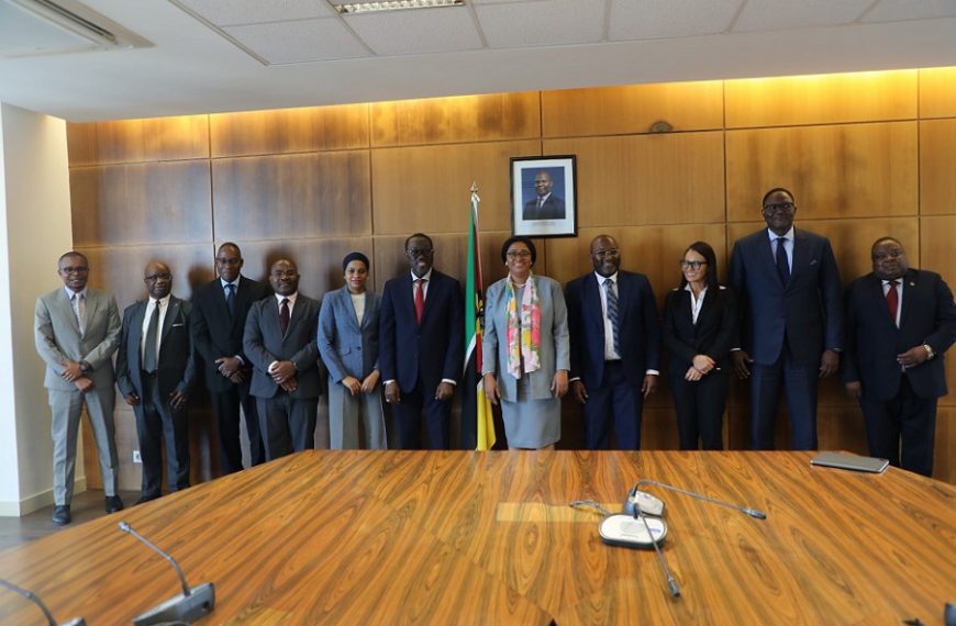 Carla Loveira Discute Financiamento de Infra-estruturas Eléctricas com o Banco Mundial