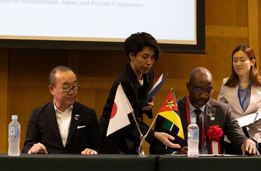 Empresas Estrangeiras Encerram Acordo com o Governo Para Reabilitação de Estradas em Moçambique