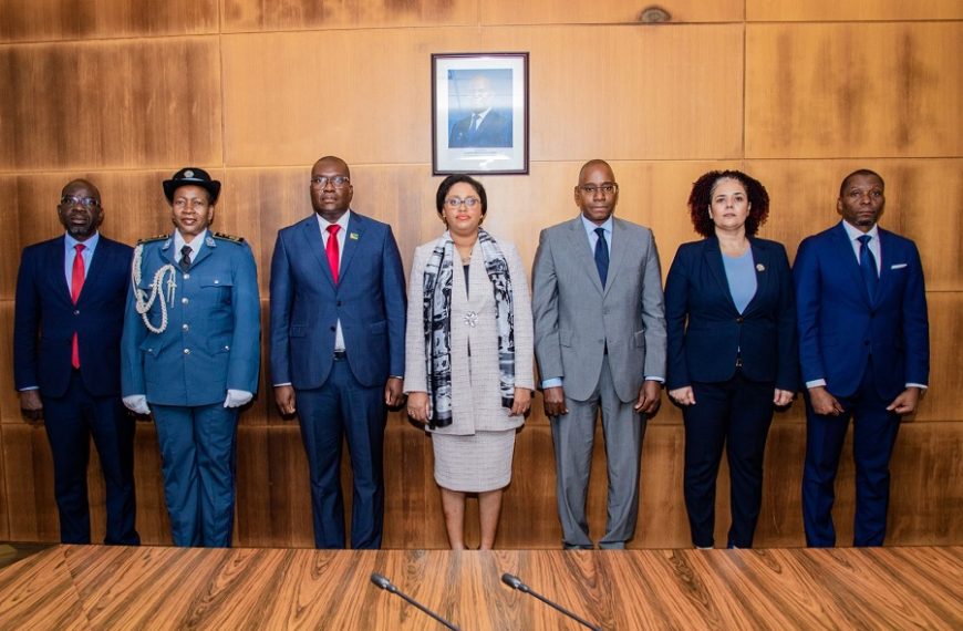 Ministra Carla Louveira Empossa Novos Quadros nas Finanças e Autoridade Tributária