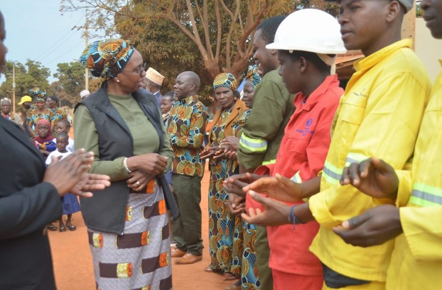 Governadora Elina Massengele Exige Melhorias no Empoderamento Feminino no Distrito de Mavago