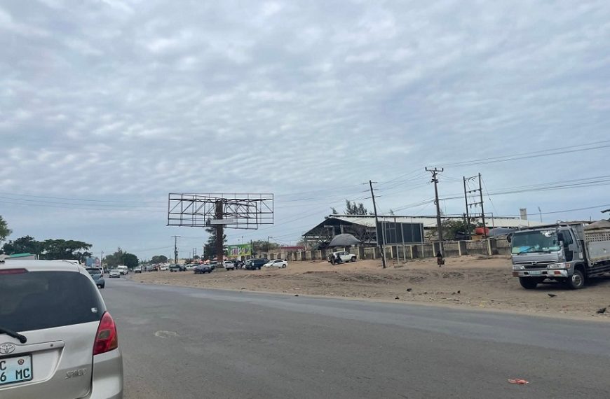 Presidente Daniel Chapo na Suíça Enquanto Maputo Dobra-se Sob o ‘Dia da Reflexão’