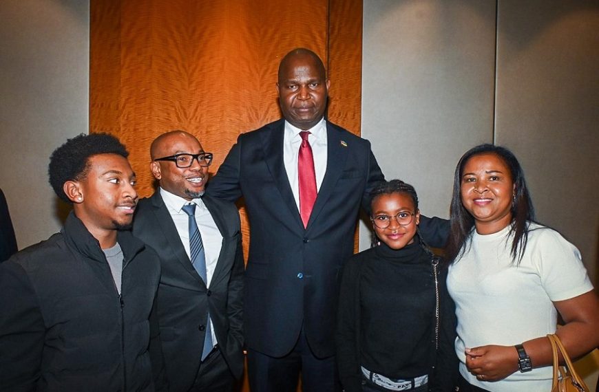 Presidente Daniel Chapo Reúne Com a Diáspora Moçambicana na Suíça