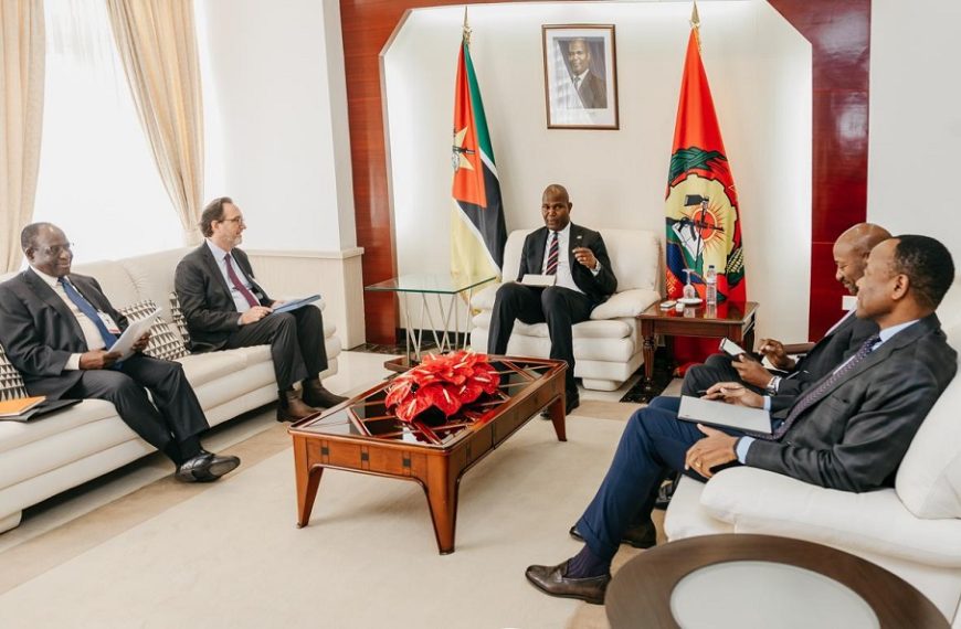 Presidente Daniel Chapo e CPMZ Abordam Desafios do Oleoduto Moçambique-Zimbabwe