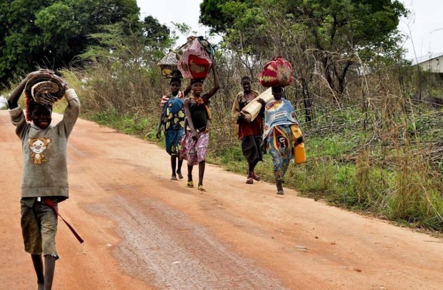 Três Mil Deslocados e Mil Alunos Podem Perder Exames Devido ao Terrorismo em Nampula