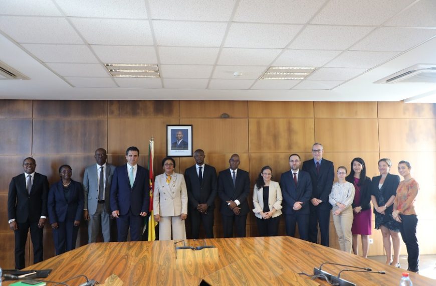 Ministra Carla Loveira Fala de Renegociação de Um Potencial Programa com o FMI