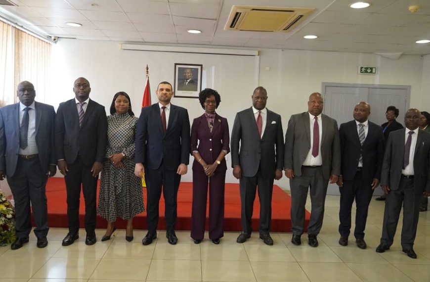 Ivete Alane Exige Rigor, Modernização e Compromisso aos Novos Administradores do INSS