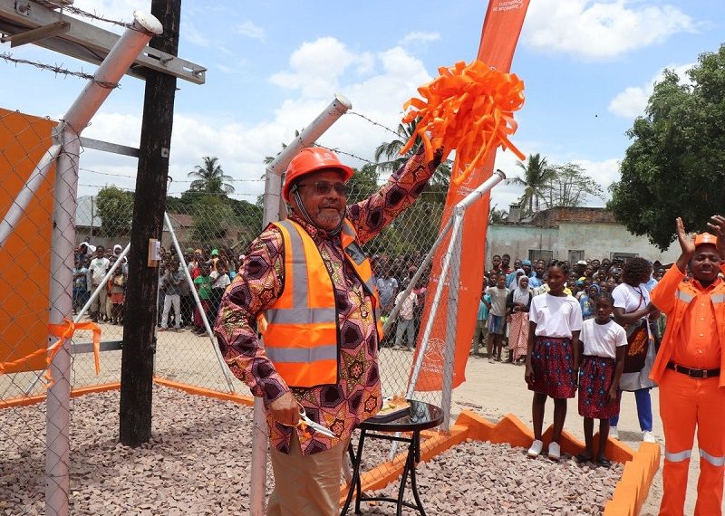 Energia da Rede Eléctrica Nacional Chega ao Posto Administrativo de Naburi na Zambézia