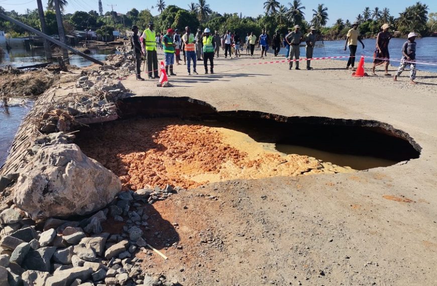 Transitabilidade Condicionada na Estrada Nacional No 1 Entre Xai-Xai e Zandamela em Inhambane