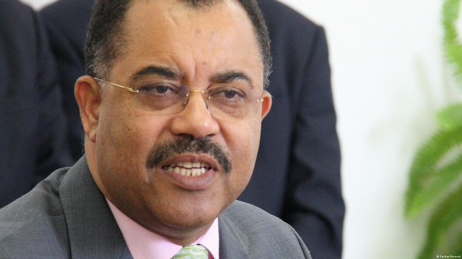 Manuel Chang Esperado Esta Manhã no Aeroporto Internacional de Maputo 8 Anos Depois